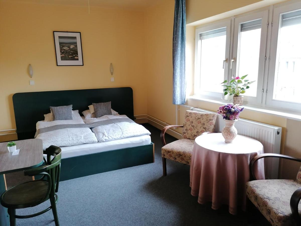 Bianco Appartement Sopron Buitenkant foto