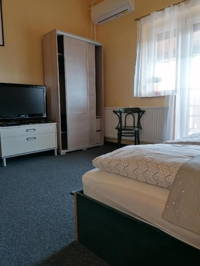 Bianco Appartement Sopron Buitenkant foto