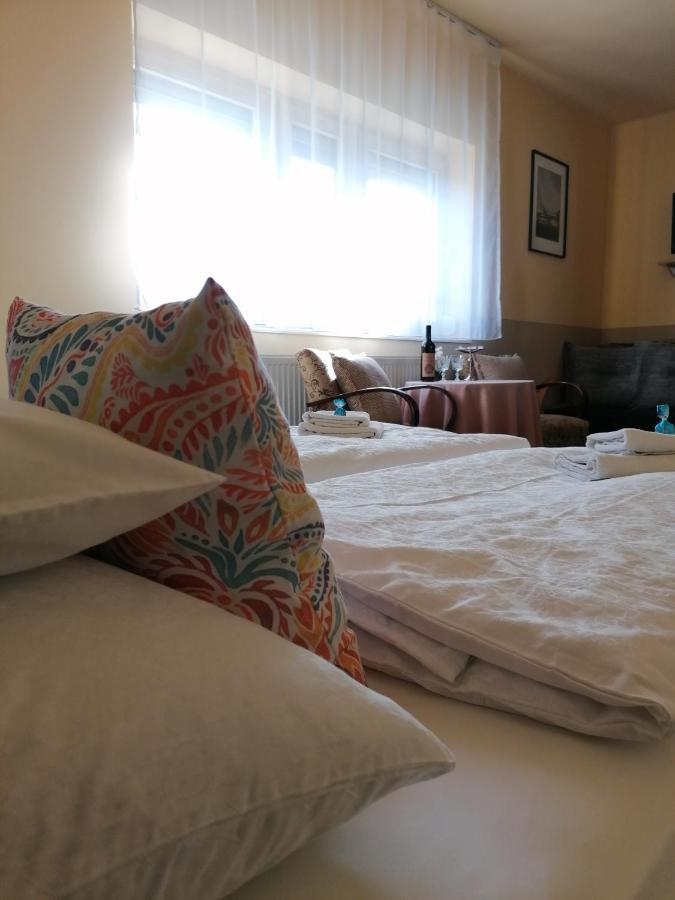 Bianco Appartement Sopron Buitenkant foto